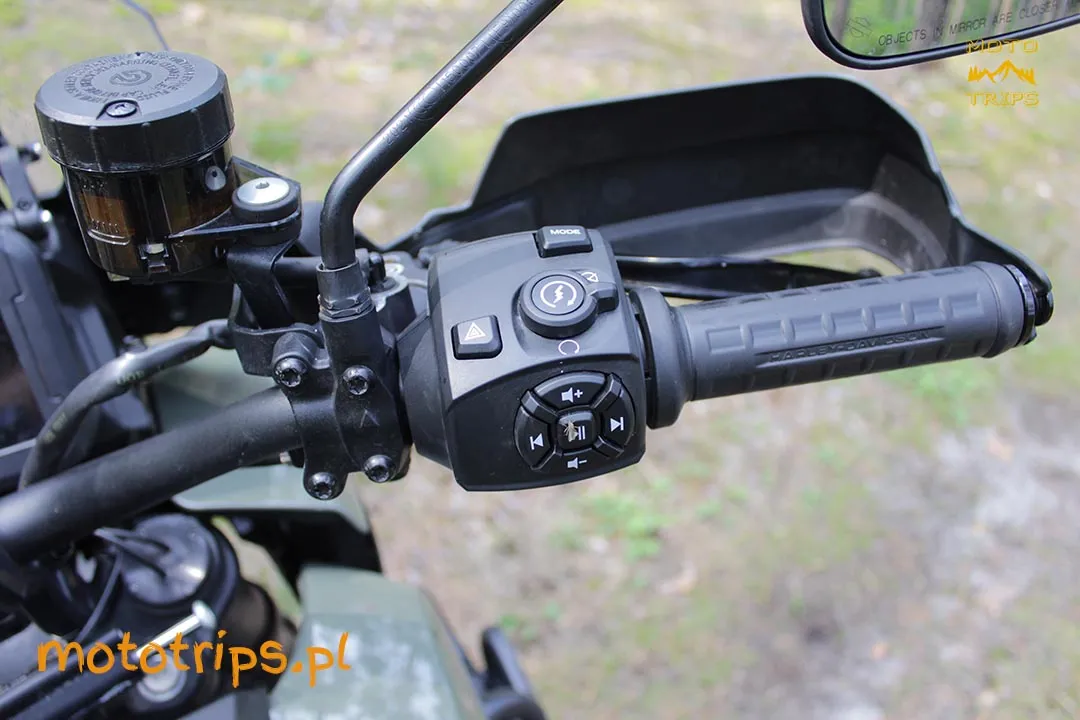 right side of the handlebars Pan America