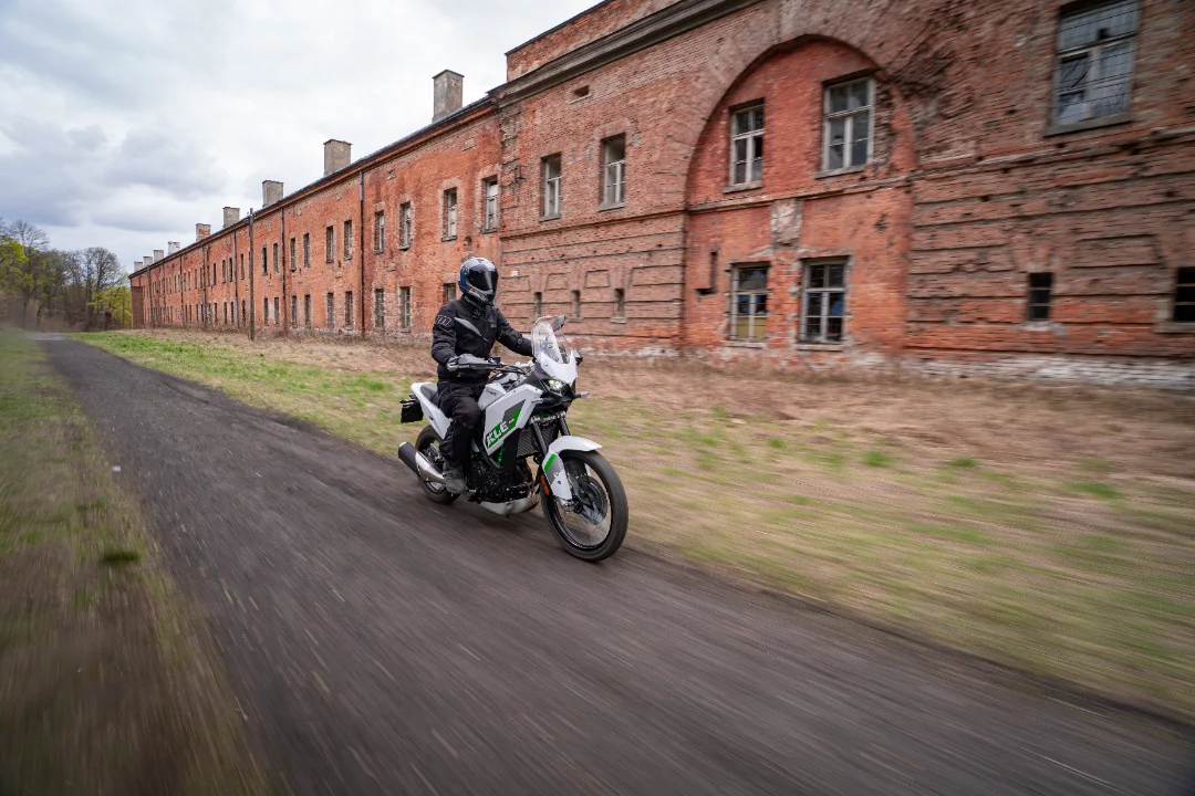 kawasaki-kle5002