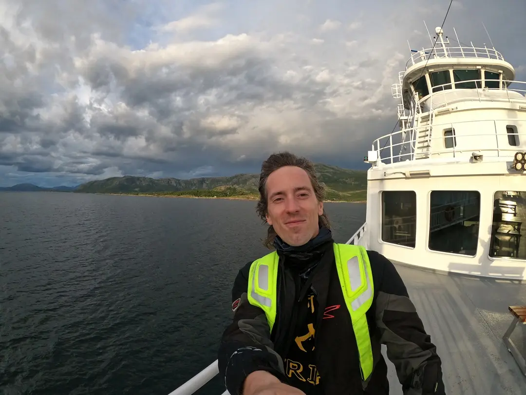 we take the ferry from Holm to Vennesund