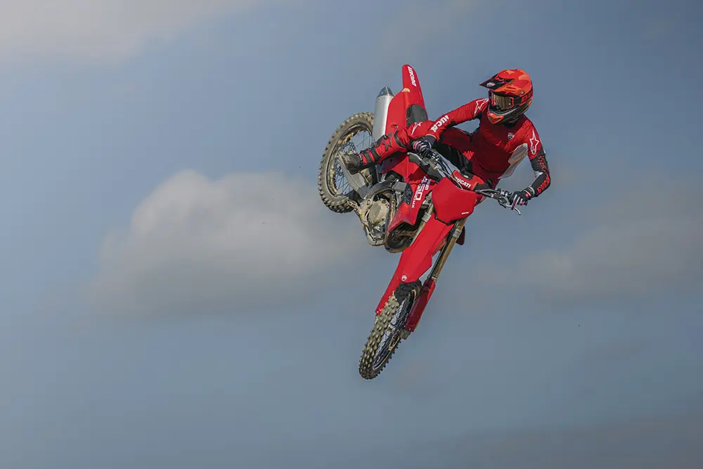 Desmo450 MX in flight