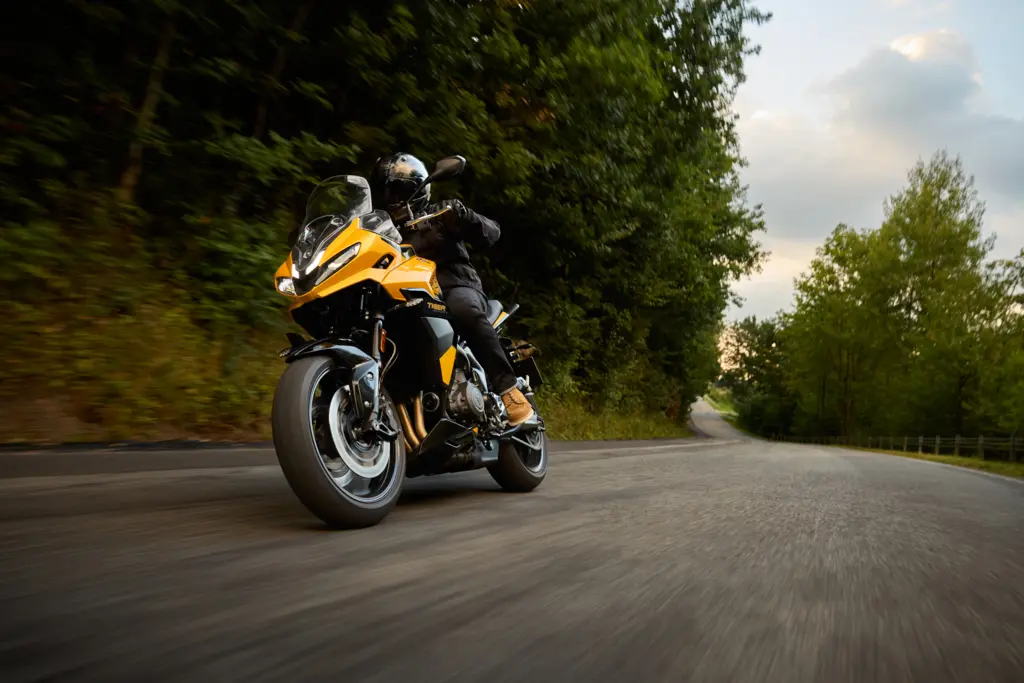 Triumph Tiger Sport 800 from the front