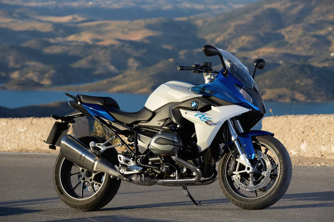 BMW Motorrad Celebrates 50 Years of RS: From the R 100 RS to Today’s Sport-Touring Icons - zdjęcie 3
