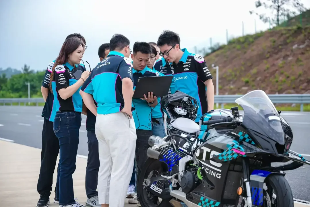CFMOTO Hits 315.82 km/h and Claims a New Chinese Motorcycle Top-Speed Record - zdjęcie 4