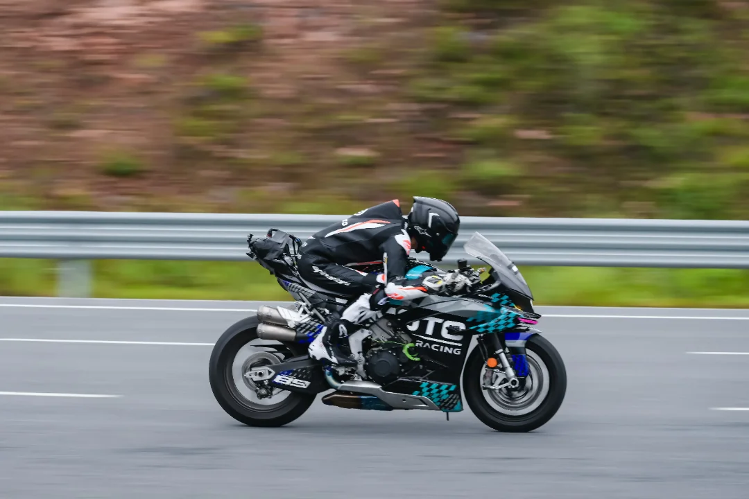 CFMOTO Hits 315.82 km/h and Claims a New Chinese Motorcycle Top-Speed Record - zdjęcie 5