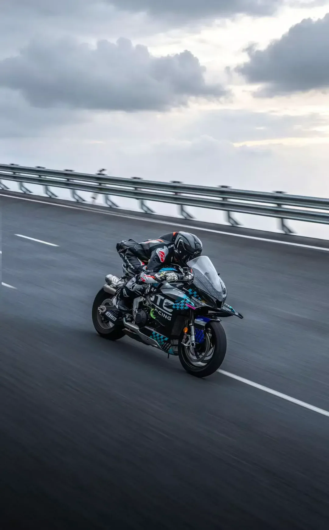 CFMOTO Hits 315.82 km/h and Claims a New Chinese Motorcycle Top-Speed Record - zdjęcie 6